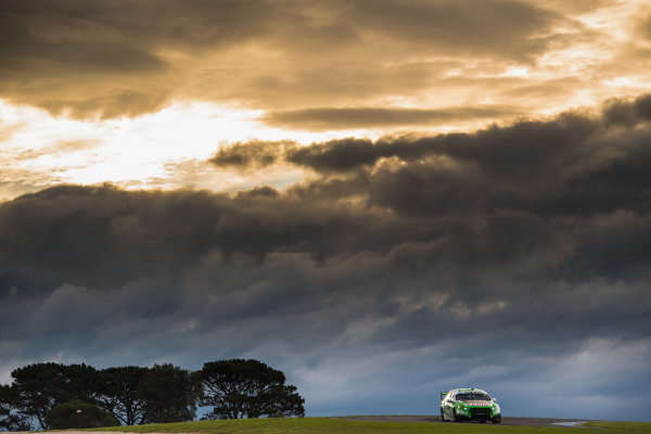 2017 Supercars Championship Round 3. 
Phillip Island 500, Phillip Island, Victoria, Australia.
Friday 21st April to Sunday 23rd April 2017.
Mark Winterbottom drives the #5 The Bottle-O Racing Ford Falcon FGX.
World Copyright: Daniel Kalisz/LAT Images
Ref: Digital Image 210417_VASCR3_DKIMG_1670.JPG