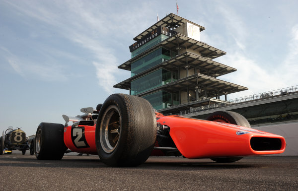 12 October, 2010, Indianapolis, Indiana, USA
33 Historic cars representing the 100 year history of the Indy 500 are gathered on the grid of the Indianapolis Motor Speedway
©2010, Dan R. Boyd, USA
LAT Photographic 12 October, 2010, Indianapolis, Indiana, USA
33 Historic cars representing the 100 year history of the Indy 500 are gathered on the grid of the Indianapolis Motor Speedway
©2010, Dan R. Boyd, USA
LAT Photographic