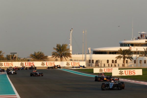 Yas Marina Circuit, Abu Dhabi, United Arab Emirates.
Sunday 29 November 2015.
Nico Hulkenberg, Force India VJM08 Mercedes, leads Daniel Ricciardo, Red Bull Racing RB11 Renault, and Carlos Sainz Jr, Toro Rosso STR10 Renault.
World Copyright: Charles Coates/LAT Photographic
ref: Digital Image _99O1843 Yas Marina Circuit, Abu Dhabi, United Arab Emirates.
Sunday 29 November 2015.
Nico Hulkenberg, Force India VJM08 Mercedes, leads Daniel Ricciardo, Red Bull Racing RB11 Renault, and Carlos Sainz Jr, Toro Rosso STR10 Renault.
World Copyright: Charles Coates/LAT Photographic
ref: Digital Image _99O1843