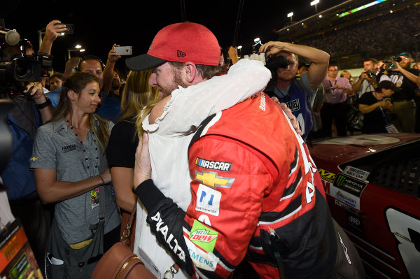 Monster Energy NASCAR Cup Series
Ford EcoBoost 400
Homestead-Miami Speedway, Homestead, FL USA
Sunday 19 November 2017
Dale Earnhardt Jr, Hendrick Motorsports, Axalta Chevrolet SS, and Wife Amy Reimann Earnhardt.
World Copyright: John K Harrelson
LAT Images Monster Energy NASCAR Cup Series
Ford EcoBoost 400
Homestead-Miami Speedway, Homestead, FL USA
Sunday 19 November 2017
Dale Earnhardt Jr, Hendrick Motorsports, Axalta Chevrolet SS, and Wife Amy Reimann Earnhardt.
World Copyright: John K Harrelson
LAT Images