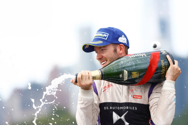 2016/2017 FIA Formula E Championship.
Round 9 - New York City ePrix, Brooklyn, New York, USA.
Saturday 15 July 2017.
Sam Bird (GBR), DS Virgin Racing, Spark-Citroen, Virgin DSV-02, sprays the champagne on the podium.
Photo: Alastair Staley/LAT/Formula E
ref: Digital Image _R3I0058 2016/2017 FIA Formula E Championship.
Round 9 - New York City ePrix, Brooklyn, New York, USA.
Saturday 15 July 2017.
Sam Bird (GBR), DS Virgin Racing, Spark-Citroen, Virgin DSV-02, sprays the champagne on the podium.
Photo: Alastair Staley/LAT/Formula E
ref: Digital Image _R3I0058