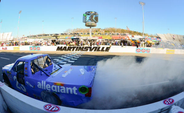 NASCAR Camping World Truck Series
Alpha Energy Solutions 250
Martinsville Speedway, Martinsville, VA USA
Saturday 1 April 2017
Chase Elliott celebrates with a burnout
World Copyright: Logan Whitton/LAT Images
ref: Digital Image 17MART1LW1888 NASCAR Camping World Truck Series
Alpha Energy Solutions 250
Martinsville Speedway, Martinsville, VA USA
Saturday 1 April 2017
Chase Elliott celebrates with a burnout
World Copyright: Logan Whitton/LAT Images
ref: Digital Image 17MART1LW1888