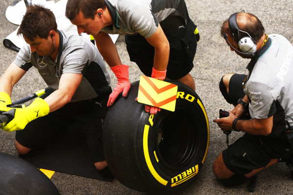Circuit de Catalunya, Barcelona, Spain.
Thursday 8 May 2014.
Mercedes engineers prepare some tyres.
World Copyright: Andy Hone/LAT Photographic.
ref: Digital Image _ONY7853 Circuit de Catalunya, Barcelona, Spain.
Thursday 8 May 2014.
Mercedes engineers prepare some tyres.
World Copyright: Andy Hone/LAT Photographic.
ref: Digital Image _ONY7853