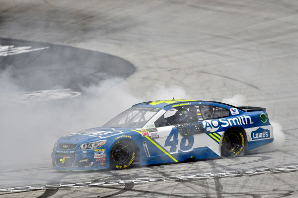 Monster Energy NASCAR Cup Series
Food City 500
Bristol Motor Speedway, Bristol, TN USA
Monday 24 April 2017
Jimmie Johnson burn out
World Copyright: Nigel Kinrade
LAT Images
ref: Digital Image 17BRI1nk08997