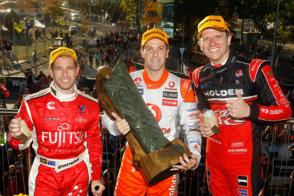 Round 4 - Hamilton 400.
Hamilton City Street Circuit, Hamilton, New Zealand.
17th - 18th April 2010.
Car 1, Jamie Whincup, Commodore VE, Holden, T8, TeamVodafone, Triple Eight Race Engineering, Triple Eight Racing.
World Copyright: Mark Horsburgh / LAT Photographic
ref: 1-Whincup-EV04-10-6651