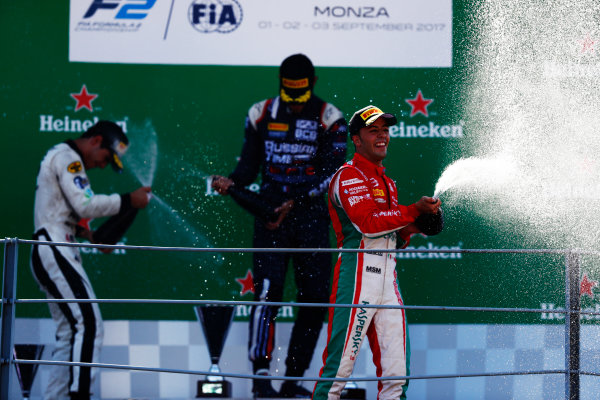 Autodromo Nazionale di Monza, Italy.
Sunday 3 September 2017
Luca Ghiotto (ITA, RUSSIAN TIME). Sergio Sette Camara (BRA, MP Motorsport). and Antonio Fuoco (ITA, PREMA Racing).
Photo: Mauger/FIA Formula 2
ref: Digital Image _W6I4958 Autodromo Nazionale di Monza, Italy.
Sunday 3 September 2017
Luca Ghiotto (ITA, RUSSIAN TIME). Sergio Sette Camara (BRA, MP Motorsport). and Antonio Fuoco (ITA, PREMA Racing).
Photo: Mauger/FIA Formula 2
ref: Digital Image _W6I4958