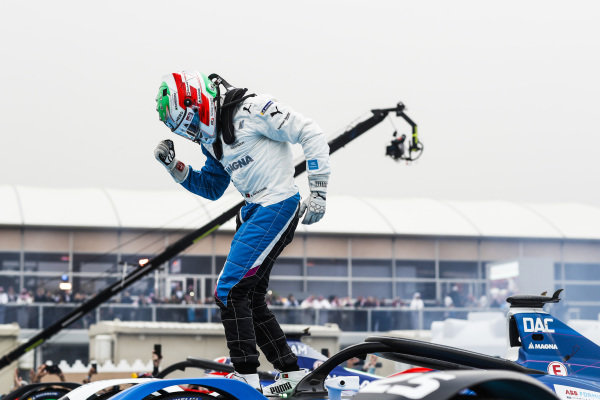 Antonio Felix da Costa (PRT), BMW I Andretti Motorsports, BMW iFE.18, wins the inaugural Ad Diriyah E-Prix