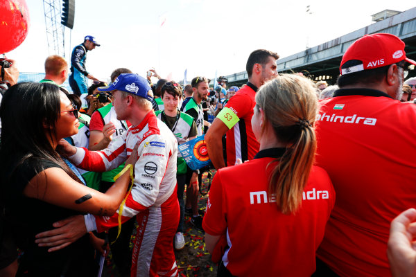 2016/2017 FIA Formula E Championship.
Round 8 - Berlin ePrix, Tempelhof Airport, Berlin, Germany.
Sunday 11 June 2017.
Felix Rosenqvist (SWE), Mahindra Racing, Spark-Mahindra, Mahindra M3ELECTRO.
Photo: Sam Bloxham/LAT/Formula E
ref: Digital Image _W6I0597 2016/2017 FIA Formula E Championship.
Round 8 - Berlin ePrix, Tempelhof Airport, Berlin, Germany.
Sunday 11 June 2017.
Felix Rosenqvist (SWE), Mahindra Racing, Spark-Mahindra, Mahindra M3ELECTRO.
Photo: Sam Bloxham/LAT/Formula E
ref: Digital Image _W6I0597