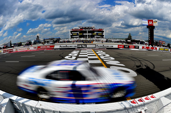 NASCAR XFINITY Series
Pocono Green 250
Pocono Raceway, Long Pond, PA USA
Saturday 10 June 2017
Brad Keselowski, SKF Ford Mustang crosses the finish line to win.
World Copyright: Rusty Jarrett
LAT Images
ref: Digital Image 17POC1rj_3196 NASCAR XFINITY Series
Pocono Green 250
Pocono Raceway, Long Pond, PA USA
Saturday 10 June 2017
Brad Keselowski, SKF Ford Mustang crosses the finish line to win.
World Copyright: Rusty Jarrett
LAT Images
ref: Digital Image 17POC1rj_3196