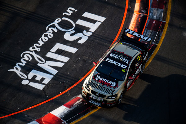 2017 Supercars Championship Round 12.
Gold Coast 600, Surfers Paradise, Queensland, Australia.
Friday 20th October to Sunday 22nd October 2017.
Will Davison, Tekno Autosports Holden.
World Copyright: Daniel Kalisz/LAT Images
Ref: Digital Image 201017_VASCR12_DKIMG_1428.jpg 2017 Supercars Championship Round 12.
Gold Coast 600, Surfers Paradise, Queensland, Australia.
Friday 20th October to Sunday 22nd October 2017.
Will Davison, Tekno Autosports Holden.
World Copyright: Daniel Kalisz/LAT Images
Ref: Digital Image 201017_VASCR12_DKIMG_1428.jpg