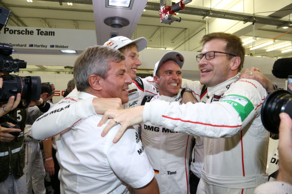 2015 FIA World Endurance Championship,
Bahrain International Circuit, Bahrain.
19th - 21st November 2015.
Timo Bernhard / Mark Webber / Brendon Hartley Porsche Team Porsche 919 Hybrid.
World Copyright: Jakob Ebrey / LAT Photographic. 2015 FIA World Endurance Championship,
Bahrain International Circuit, Bahrain.
19th - 21st November 2015.
Timo Bernhard / Mark Webber / Brendon Hartley Porsche Team Porsche 919 Hybrid.
World Copyright: Jakob Ebrey / LAT Photographic.
