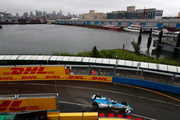 2016/2017 FIA Formula E Championship.
Round 9 - New York City ePrix, Brooklyn, New York, USA.
Friday 14 July 2017.
Antonio Felix da Costa (PRT), Amlin Andretti, Spark-Andretti, ATEC-02.
Photo: Sam Bloxham/LAT/Formula E
ref: Digital Image _W6I1679 2016/2017 FIA Formula E Championship.
Round 9 - New York City ePrix, Brooklyn, New York, USA.
Friday 14 July 2017.
Antonio Felix da Costa (PRT), Amlin Andretti, Spark-Andretti, ATEC-02.
Photo: Sam Bloxham/LAT/Formula E
ref: Digital Image _W6I1679