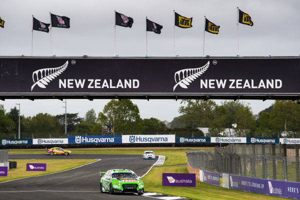 2017 Supercars Championship Round 14.
Auckland SuperSprint, Pukekohe Park Raceway, New Zealand.
Friday 3rd November to Sunday 5th November 2017.
Mark Winterbottom, Prodrive Racing Australia Ford.
World Copyright: Daniel Kalisz/LAT Images
Ref: Digital Image 031117_VASCR13_DKIMG_0256.jpg 2017 Supercars Championship Round 14.
Auckland SuperSprint, Pukekohe Park Raceway, New Zealand.
Friday 3rd November to Sunday 5th November 2017.
Mark Winterbottom, Prodrive Racing Australia Ford.
World Copyright: Daniel Kalisz/LAT Images
Ref: Digital Image 031117_VASCR13_DKIMG_0256.jpg