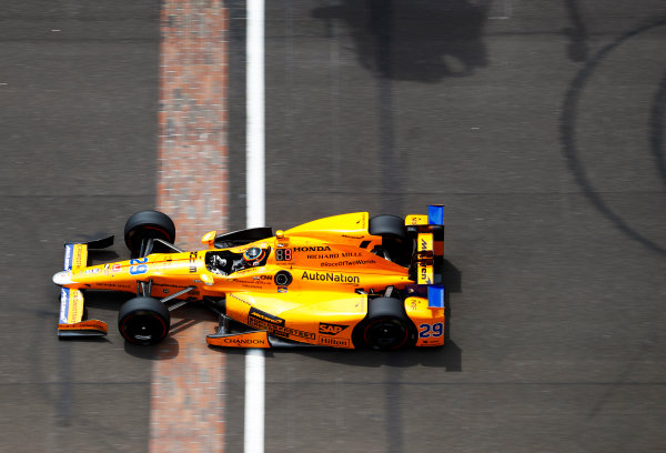 Verizon IndyCar Series
Indianapolis 500 Race
Indianapolis Motor Speedway, Indianapolis, IN USA
Sunday 28 May 2017
Fernando Alonso, McLaren-Honda-Andretti Honda, crosses the Yard of Bricks
World Copyright: Steven Tee/LAT Images
ref: Digital Image _R3I9161