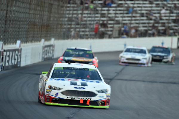 Monster Energy NASCAR Cup Series
AAA Texas 500
Texas Motor Speedway
Fort Worth, TX USA
Sunday 5 November 2017
Kevin Harvick, Stewart-Haas Racing Rodney, Mobil 1 Ford Fusion, Martin Truex Jr, Furniture Row Racing, Bass Pro Shops / Tracker Boats Toyota Camry
World Copyright: John K Harrelson
LAT Images