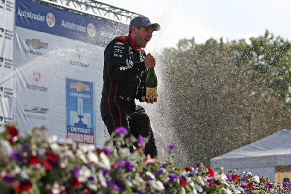 Verizon IndyCar Series
Chevrolet Detroit Grand Prix Race 2
Raceway at Belle Isle Park, Detroit, MI USA
Sunday 4 June 2017
Graham Rahal, Rahal Letterman Lanigan Racing Honda, Josef Newgarden, Team Penske Chevrolet, Will Power, Team Penske Chevrolet celebrate with champagne on the podium
World Copyright: Phillip Abbott
LAT Images
ref: Digital Image abbott_detroit_0617_6948