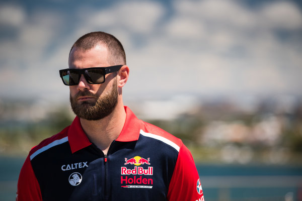 2017 Supercars Championship Round 14. 
Newcastle 500, Newcastle Street Circuit, Newcastle, Australia.
Thursday November 23rd to Sunday November 27th 2017.
Shane van Gisbergen, Triple Eight Race Engineering Holden. 
World Copyright: Daniel Kalisz/LAT Images
Ref: Digital Image 231117_VASCR14_DKIMG_0013.jpg