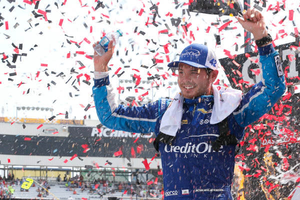 NASCAR Xfinity Series
ToyotaCare 250
Richmond International Raceway, Richmond, VA USA
Saturday 29 April 2017
Kyle Larson, Credit One Bank Chevrolet Camaro celebrates in victory lane
World Copyright: Russell LaBounty
LAT Images
ref: Digital Image 17RIC1Jrl_4647