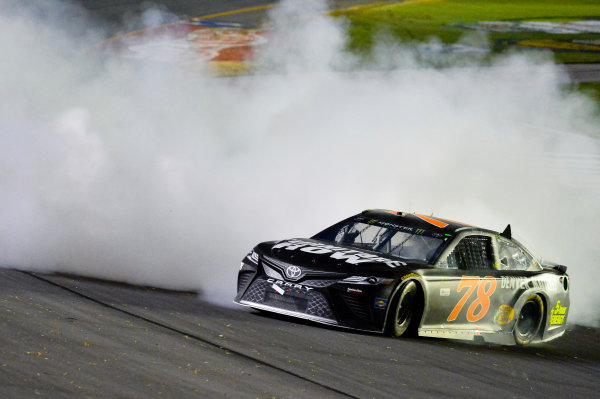 Monster Energy NASCAR Cup Series
Quaker State 400
Kentucky Speedway, Sparta, KY USA
Saturday 8 July 2017
Martin Truex Jr, Furniture Row Racing, Furniture Row/Denver Mattress Toyota Camry celebrates
World Copyright: Barry Cantrell
LAT Images Monster Energy NASCAR Cup Series
Quaker State 400
Kentucky Speedway, Sparta, KY USA
Saturday 8 July 2017
Martin Truex Jr, Furniture Row Racing, Furniture Row/Denver Mattress Toyota Camry celebrates
World Copyright: Barry Cantrell
LAT Images