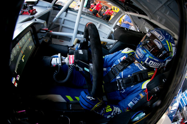 Monster Energy NASCAR Cup Series
Toyota Owners 400
Richmond International Raceway, Richmond, VA USA
Friday 28 April 2017
Jimmie Johnson, Hendrick Motorsports, Lowe's Chevrolet SS
World Copyright: Matthew T. Thacker
LAT Images
ref: Digital Image 17RIC1mt1065