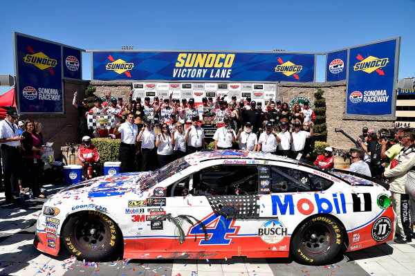 Monster Energy NASCAR Cup Series
Toyota/Save Mart 350
Sonoma Raceway, Sonoma, CA USA
Sunday 25 June 2017
Kevin Harvick, Stewart-Haas Racing, Mobil 1 Ford Fusion wins Sonoma.
World Copyright: Rusty Jarrett
LAT Images Monster Energy NASCAR Cup Series
Toyota/Save Mart 350
Sonoma Raceway, Sonoma, CA USA
Sunday 25 June 2017
Kevin Harvick, Stewart-Haas Racing, Mobil 1 Ford Fusion wins Sonoma.
World Copyright: Rusty Jarrett
LAT Images