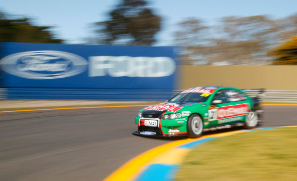 2003 Australian V8 Supercars, Round 9, Sandown, 14th September 2003.
FORD Falcon BA drivers John Bowe and Brad Jones in action during the Betta Electrical 500 held at Melbournes Sandown International Raceway today.
Photo: Mark Horsburgh/LAT Photographic 2003 Australian V8 Supercars, Round 9, Sandown, 14th September 2003.
FORD Falcon BA drivers John Bowe and Brad Jones in action during the Betta Electrical 500 held at Melbournes Sandown International Raceway today.
Photo: Mark Horsburgh/LAT Photographic