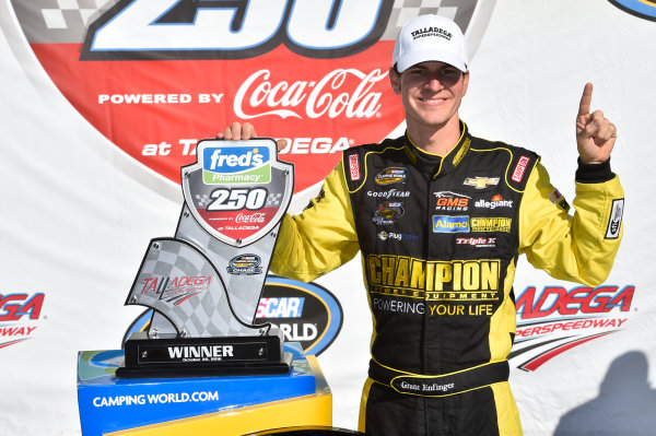21-22 October, 2016, Talladega, Alabama USA
Grant Enfinger wins at Talladega
©2016, John Harrelson / LAT Photo USA 21-22 October, 2016, Talladega, Alabama USA
Grant Enfinger wins at Talladega
©2016, John Harrelson / LAT Photo USA
