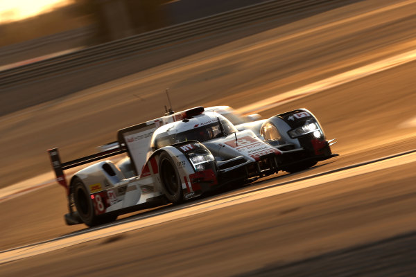 2015 FIA World Endurance Championship,
Bahrain International Circuit, Bahrain.
19th - 21st November 2015.
Lucas Di Grassi / Loic Duval / Oliver Jarvis Audi Sport Team Joest Audi R18 e-tron quattro.
World Copyright: Jakob Ebrey / LAT Photographic.