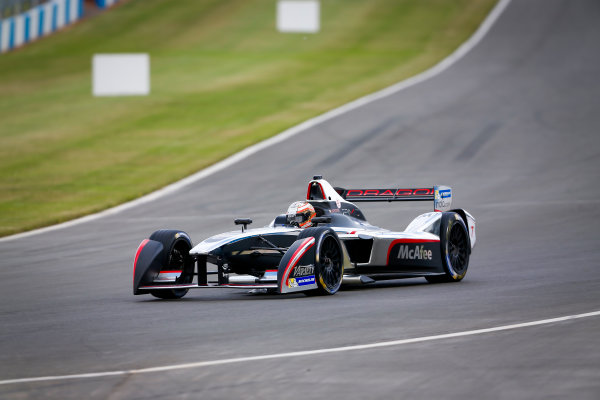 FIA Formula E Championship 2015/16.
Pre-season Testing Session One.
Jerome D'Ambrosio (FRA) Dragon Racing - Venturi VM200-FE-01
Donnington Park Racecourse, Derby, England.
Monday 10 August 2015
Photo: Adam Warner/LAT/Autocar
ref: Digital Image _L5R8022
FIA Formula E Championship 2015/16.
Pre-season Testing Session One.
Jerome D'Ambrosio (FRA) Dragon Racing - Venturi VM200-FE-01
Donnington Park Racecourse, Derby, England.
Monday 10 August 2015
Photo: Adam Warner/LAT/Autocar
ref: Digital Image _L5R8022