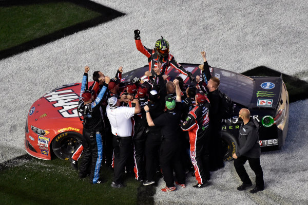 2017 NASCAR Monster Energy Cup Series - Daytona 500
Daytona International Speedway, Daytona Beach, FL USA
Sunday 26 February 2017
Kurt Busch celebrates his win
World Copyright: Nigel Kinrade/LAT Images

ref: Digital Image 17DAY2nk13910