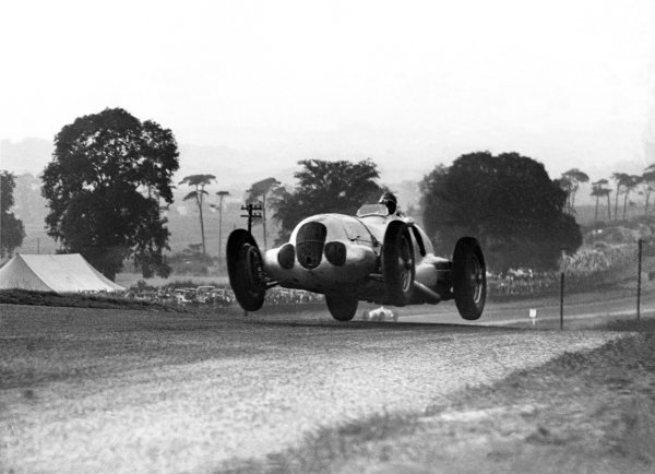 1937 Donington Grand Prix.
Donington Park, Great Britain. 2nd October 1937.
Manfred von Brauchitsch (Mercedes-Benz W125), 2nd position.
World Copyright - LAT Photographic.
Ref: Autocar Glass Plate C12996A (No Plate, Scan from print only).
1937 Donington Grand Prix.
Donington Park, Great Britain. 2nd October 1937.
Manfred von Brauchitsch (Mercedes-Benz W125), 2nd position.
World Copyright - LAT Photographic.
Ref: Autocar Glass Plate C12996A (No Plate, Scan from print only).