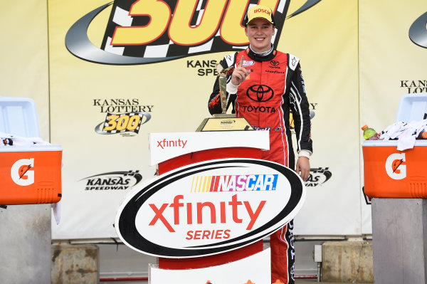 NASCAR XFINITY Series
Kansas Lottery 300
Kansas Speedway, Kansas City, KS USA
Saturday 21 October 2017
Christopher Bell, JBL Toyota Camry, Celebrates in Victory Lane.
World Copyright: John K Harrelson
LAT Images NASCAR XFINITY Series
Kansas Lottery 300
Kansas Speedway, Kansas City, KS USA
Saturday 21 October 2017
Christopher Bell, JBL Toyota Camry, Celebrates in Victory Lane.
World Copyright: John K Harrelson
LAT Images