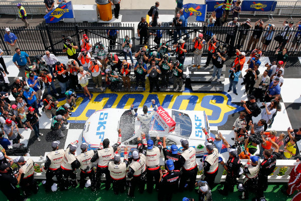 NASCAR XFINITY Series
Pocono Green 250
Pocono Raceway, Long Pond, PA USA
Saturday 10 June 2017
Brad Keselowski, SKF Ford Mustang celebrates in victory lane after winning
World Copyright: Russell LaBounty
LAT Images
ref: Digital Image 17POC1rl_03888 NASCAR XFINITY Series
Pocono Green 250
Pocono Raceway, Long Pond, PA USA
Saturday 10 June 2017
Brad Keselowski, SKF Ford Mustang celebrates in victory lane after winning
World Copyright: Russell LaBounty
LAT Images
ref: Digital Image 17POC1rl_03888