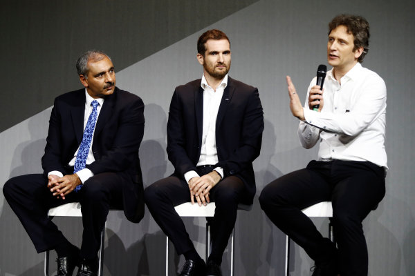 Renault  RS17  Formula 1 Launch.
The Lindley Hall, London, UK.
Tuesday 21 February 2017.
Left-to-right: Mandhir Singh, BP Lubricants Chief Operating Officer, Tommaso Volpe, Infiniti Global Director Motorsport and Pepijn Richter, Director Worldwide Product Marketing at Microsoft Dynamics.
World Copyright: Glenn Dunbar/LAT Images
Ref: _31I8994