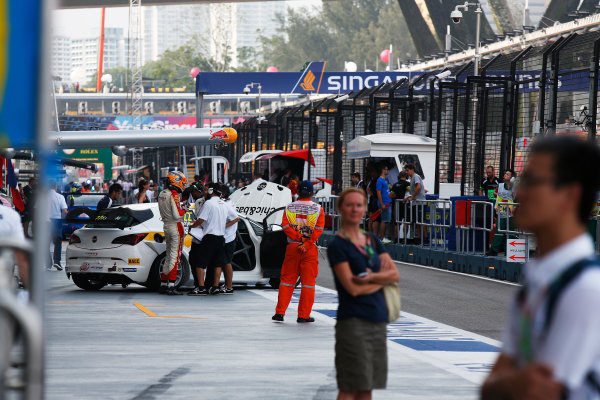 2015 TCR International Series Round 9.
Marina Bay Circuit, Singapore.
Sunday 20 September 2015.
Fernando Monje, No.22 Campos Racing.
World Copyright: Sam Bloxham/LAT Photographic.
ref: Digital Image _SBL8799 2015 TCR International Series Round 9.
Marina Bay Circuit, Singapore.
Sunday 20 September 2015.
Fernando Monje, No.22 Campos Racing.
World Copyright: Sam Bloxham/LAT Photographic.
ref: Digital Image _SBL8799