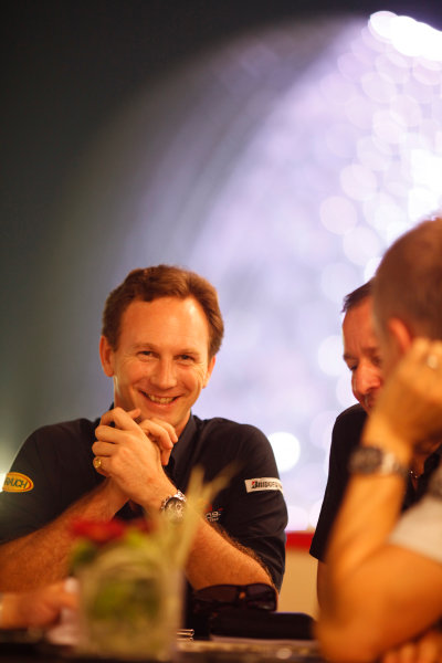 Yas Marina Circuit, Abu Dhabi, United Arab Emirates
31st October 2009.
Chritian Horner, Team Principal, Red Bull Racing, Martin Brundle, TV Commentator, BBC and Martin Whitmarsh, Team Principal, McLaren in conversation around a table, portrait.
World Copyright: Glenn Dunbar/LAT Photographic 
ref: Digital Image GD5D8854