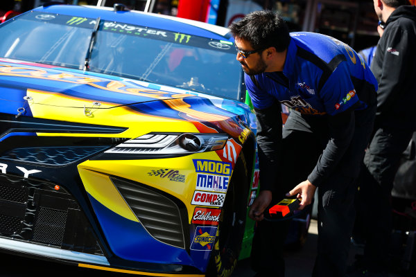 Monster Energy NASCAR Cup Series
I LOVE NEW YORK 355 at The Glen
Watkins Glen International, Watkins Glen, NY USA
Saturday 5 August 2017
Kyle Busch, Joe Gibbs Racing, M&M's Caramel Toyota Camry crew
World Copyright: Barry Cantrell
LAT Images