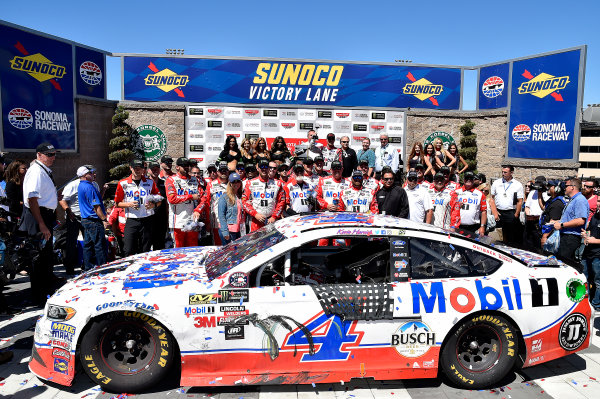 Monster Energy NASCAR Cup Series
Toyota/Save Mart 350
Sonoma Raceway, Sonoma, CA USA
Sunday 25 June 2017
Kevin Harvick, Stewart-Haas Racing, Mobil 1 Ford Fusion wins Sonoma.
World Copyright: Rusty Jarrett
LAT Images