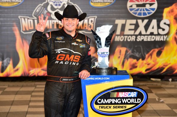 3-4 November, 2016, Fort Worth, Texas USA
Johnny Sauter (21) celebrates after winning at Texas.
©2016, John Harrelson / LAT Photo USA 3-4 November, 2016, Fort Worth, Texas USA
Johnny Sauter (21) celebrates after winning at Texas.
©2016, John Harrelson / LAT Photo USA