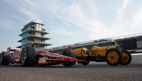 12 October, 2010, Indianapolis, Indiana, USA
33 Historic cars representing the 100 year history of the Indy 500 are gathered on the grid of the Indianapolis Motor Speedway
©2010, Dan R. Boyd, USA
LAT Photographic 12 October, 2010, Indianapolis, Indiana, USA
33 Historic cars representing the 100 year history of the Indy 500 are gathered on the grid of the Indianapolis Motor Speedway
©2010, Dan R. Boyd, USA
LAT Photographic