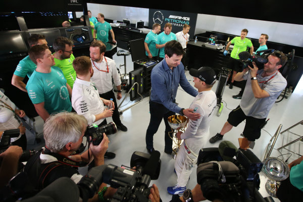 Sochi Autodrom, Sochi, Russia.
Sunday 30 April 2017.
Valtteri Bottas, Mercedes AMG, is congratulated on his win by Toto Wolff, Executive Director (Business), Mercedes AMG, in the team’s garage.
World Copyright: LAT Images
ref: Digital Image DJ5R9734