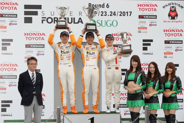 2017 Japanese Formula 3 Championship
Sugo, Japan. 23rd - 24th September 2017. Rd 19 & 20.
Rd19 Winner Sho Tsuboi ( #1 Corolla Chukyo Kuo TOM?S F317 ) 2nd position Ritomo Miyata ( Corolla Chukyo Kuo TOM?S F314 ) 3rd position Sena Sakaguchi ( #7 HFDP RACING ) podium portrait
World Copyright: Yasushi Ishihara / LAT Images.
Ref: 2017_JF3_R19&20_006