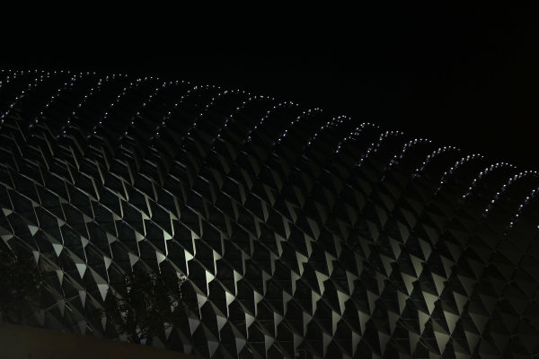 Marina Bay Circuit, Singapore.
Thursday 19th September 2013.
Lights on a local building.
World Copyright: Andy Hone/LAT Photographic.
ref: Digital Image HONZ0630