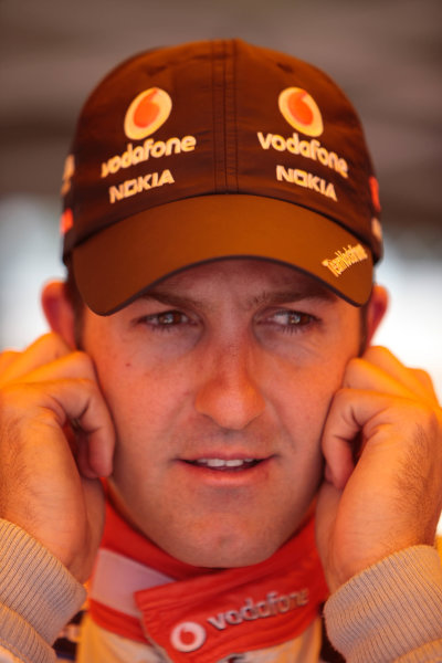 Big Pond 300, Barbagallo Raceway, Wanneroo.
Australia. 20th - 22nd November 2009.
Car 1, Falcon FG, Ford, Jamie Whincup, T8, TeamVodafone, Triple Eight Race Engineering, Triple Eight Racing.
World Copyright: Mark Horsburgh/LAT Photographic
ref: 1-Whincup-EV13-09-3455