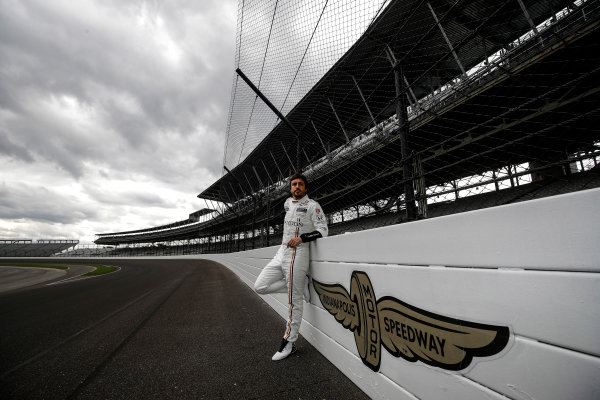 Verizon IndyCar Series
Fernando Alonso Test for Indianapolis 500
Indianapolis Motor Speedway, Indianapolis, IN USA
Tuesday 2 May 2017
Fernando Alonso contemplates his Indianapolis 500 debut.
World Copyright: Michael L. Levitt
LAT Images