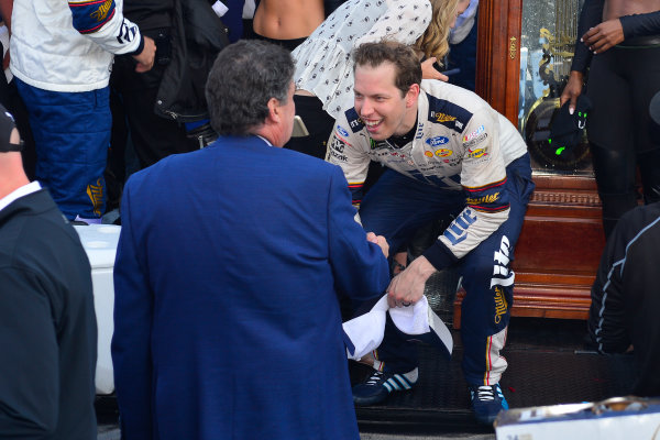 2017 Monster Energy NASCAR Cup Series
STP 500
Martinsville Speedway, Martinsville, VA USA
Sunday 2 April 2017
Brad Keselowski, Mike Helton in victory lane 
World Copyright: Logan Whitton/LAT Images
ref: Digital Image 17MART1LW2744