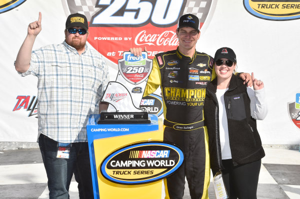 21-22 October, 2016, Talladega, Alabama USA
Grant Enfinger wins at Talladega
©2016, John Harrelson / LAT Photo USA 21-22 October, 2016, Talladega, Alabama USA
Grant Enfinger wins at Talladega
©2016, John Harrelson / LAT Photo USA