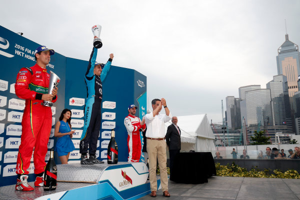 FIA Formula E Hong Kong e-Prix.
Podium.
Sebastien Buemi (SUI), Renault e.Dams, Spark-Renault, Renault Z.E 16, Lucas Di Grassi (BRA), ABT Schaeffler Audi Sport, Spark-Abt Sportsline, ABT Schaeffler FE02, Nick Heidfeld (GER), Mahindra Racing, Spark-Mahindra, Mahindra M3ELECTRO.
Hong Kong Harbour, Hong Kong, Asia.
Sunday 9 October 2016.
Photo: Adam Warner / FE / LAT
ref: Digital Image _L5R8408
