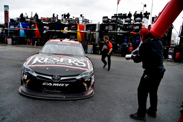 NASCAR Xfinity Series
Sparks Energy 300
Talladega Superspeedway, Talladega, AL USA
Friday 5 May 2017
Erik Jones, Reser's American Classic Toyota Camry crew
World Copyright: Rusty Jarrett
LAT Images
ref: Digital Image 17TAL1rj_1348 NASCAR Xfinity Series
Sparks Energy 300
Talladega Superspeedway, Talladega, AL USA
Friday 5 May 2017
Erik Jones, Reser's American Classic Toyota Camry crew
World Copyright: Rusty Jarrett
LAT Images
ref: Digital Image 17TAL1rj_1348