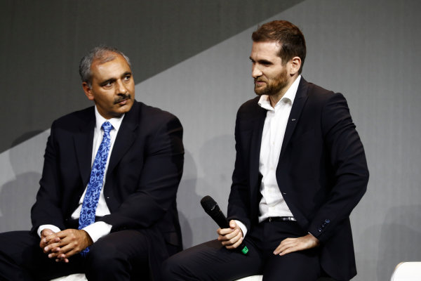 Renault RS17 Formula 1 Launch.
The Lindley Hall, London, UK.
Tuesday 21 February 2017.
L-R: Mandhir Singh, BP Lubricants Chief Operating Officer and Tommaso Volpe, Infiniti Global Director Motorsport
World Copyright: Glenn Dunbar/LAT Images
Ref: _31I8950 Renault RS17 Formula 1 Launch.
The Lindley Hall, London, UK.
Tuesday 21 February 2017.
L-R: Mandhir Singh, BP Lubricants Chief Operating Officer and Tommaso Volpe, Infiniti Global Director Motorsport
World Copyright: Glenn Dunbar/LAT Images
Ref: _31I8950
